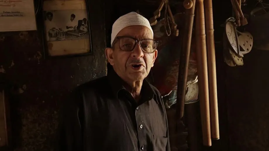 কাশ্মীরের শেষ সন্তুর কারিগর: গুলাম মোহাম্মদ জাজ ও সংগীতের ঐতিহ্য রক্ষার লড়াই