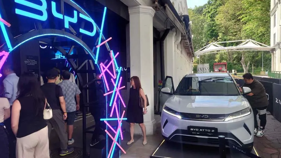 BYD-এর শেয়ারদরের পতন চীনের শীর্ষ বৈদ্যুতিক গাড়ি নির্মাতার চ্যালেঞ্জের প্রতিফলন