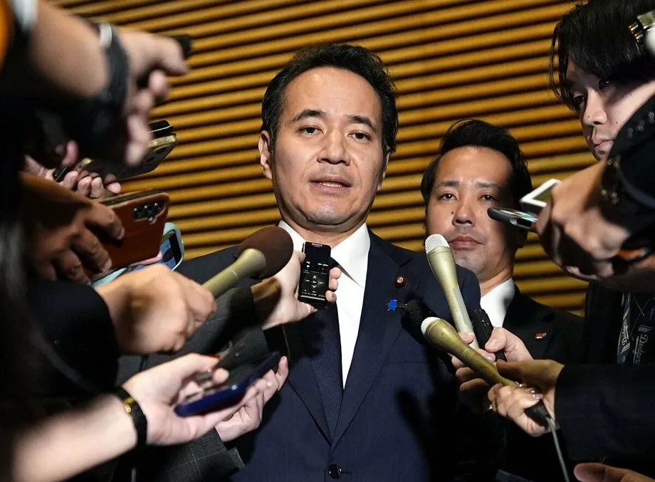 Japan Agriculture Minister Kazuo Yana Resigns Amid Road Funding and Election Bus Controversies