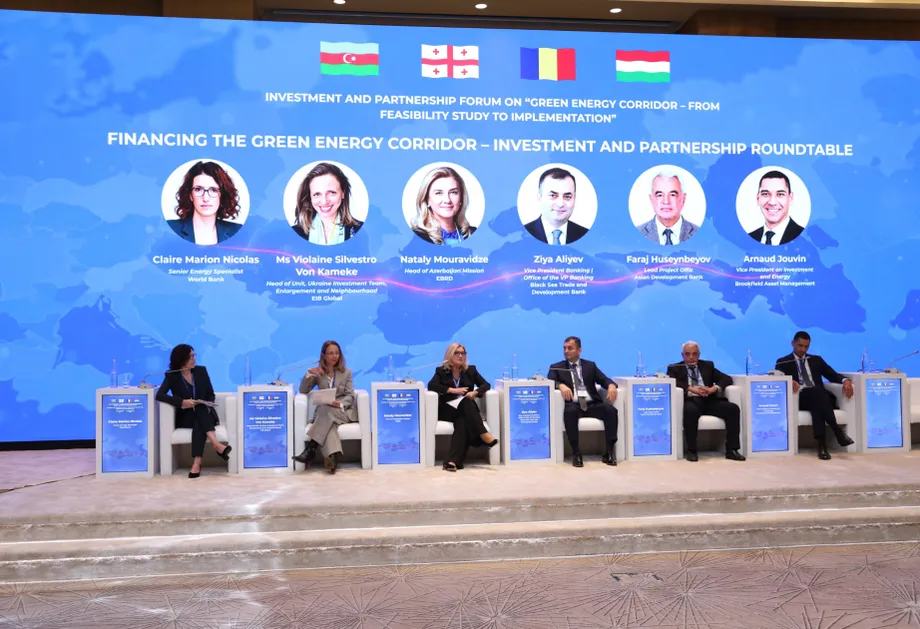 Azerbaijan Targets 2029 Investment Decision for 4 GW Green Energy Corridor to Europe